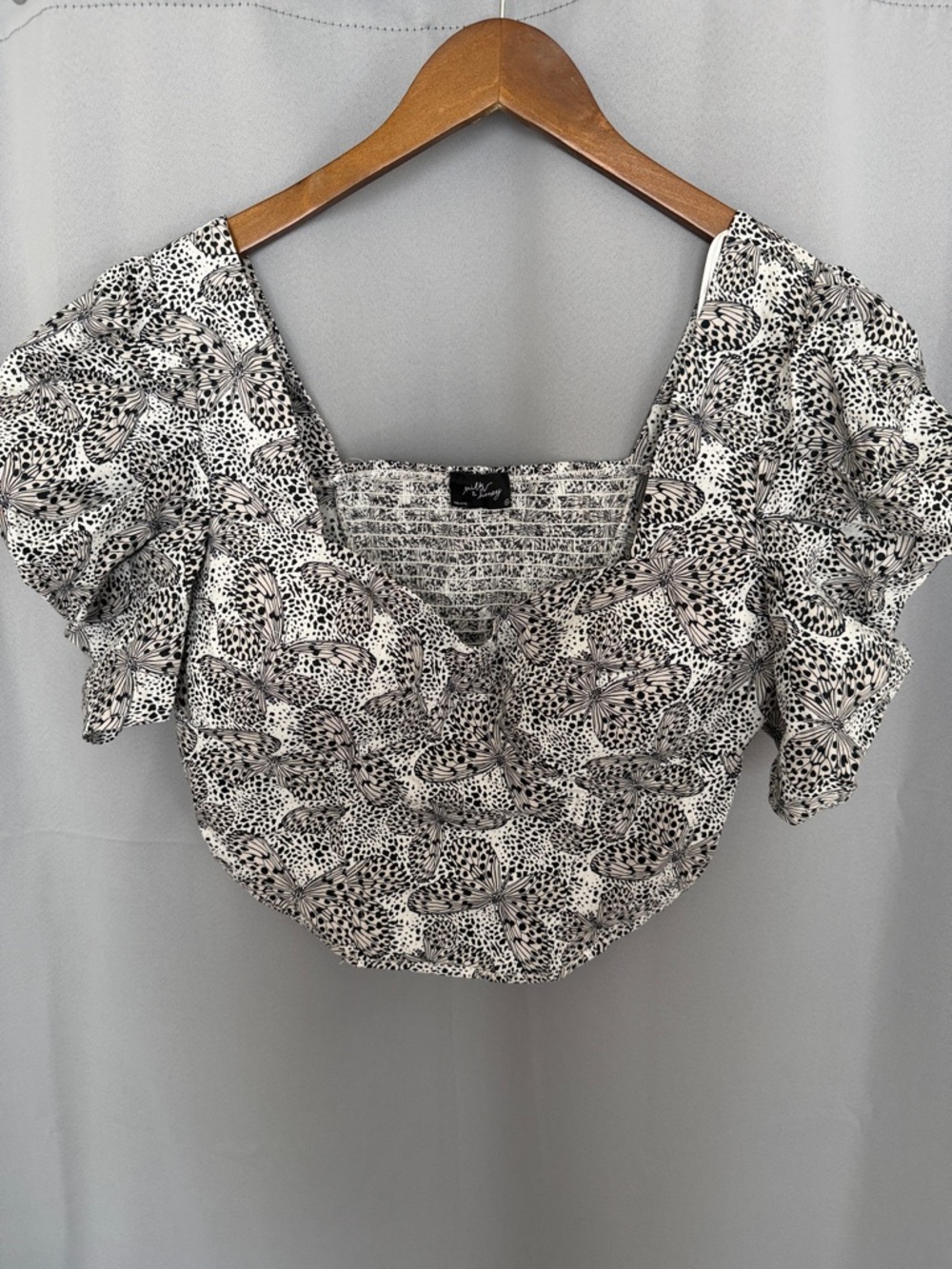 Milk & honey Square-Neck Smocked Puff Sleeve Crop Top Black & White Festival XL